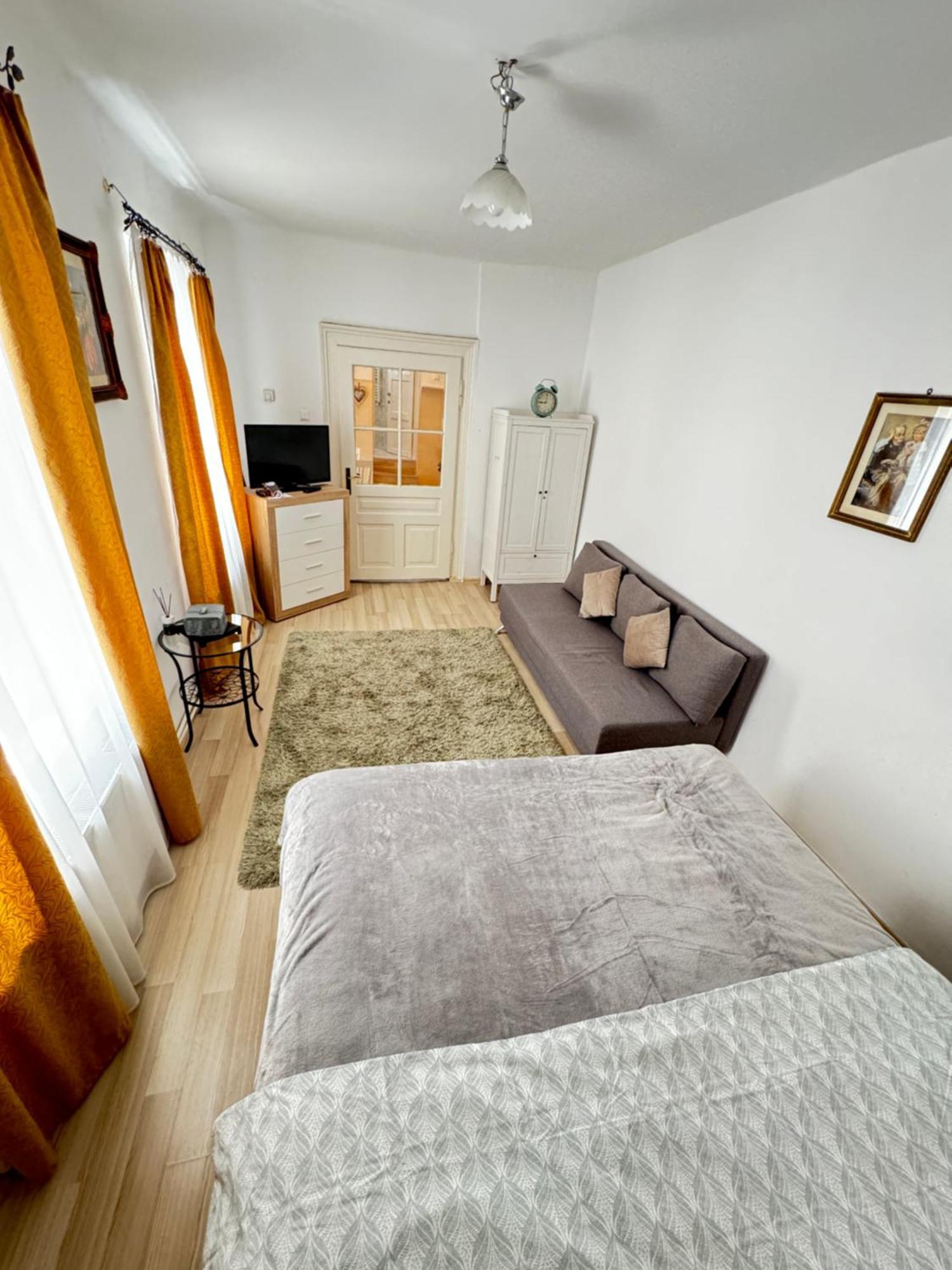 Ari Apartment Braşov Exteriör bild